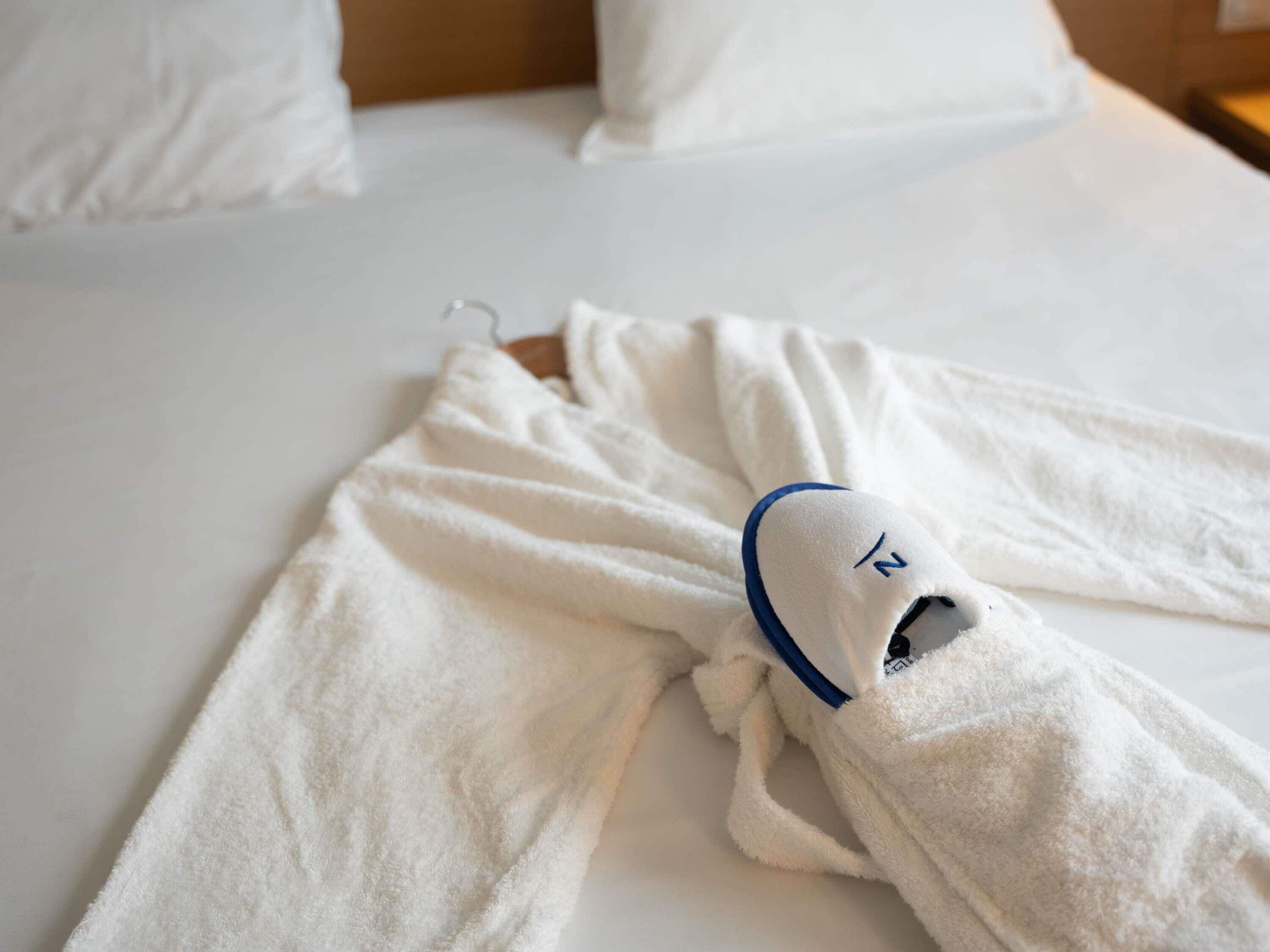 executive room, 1 double bed with sofa bed | premium bedding, minibar, in-room safe, desk