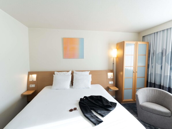 Premium bedding, minibar, in-room safe, desk