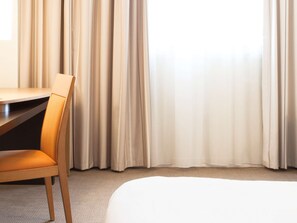 Chambre Supérieure, plusieurs lits | Literie de qualité supérieure, minibar, coffres-forts dans les chambres