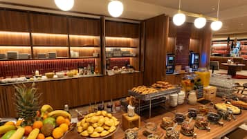 Daily buffet breakfast (EUR 19.00 per person)