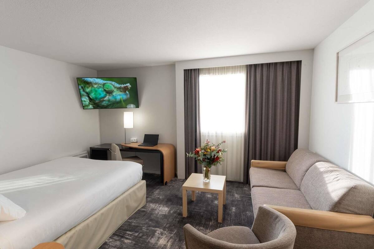 Executive Room, 1 Double Bed with Sofa bed