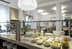 Café da manhã com buffet todos os dias mediante uma taxa