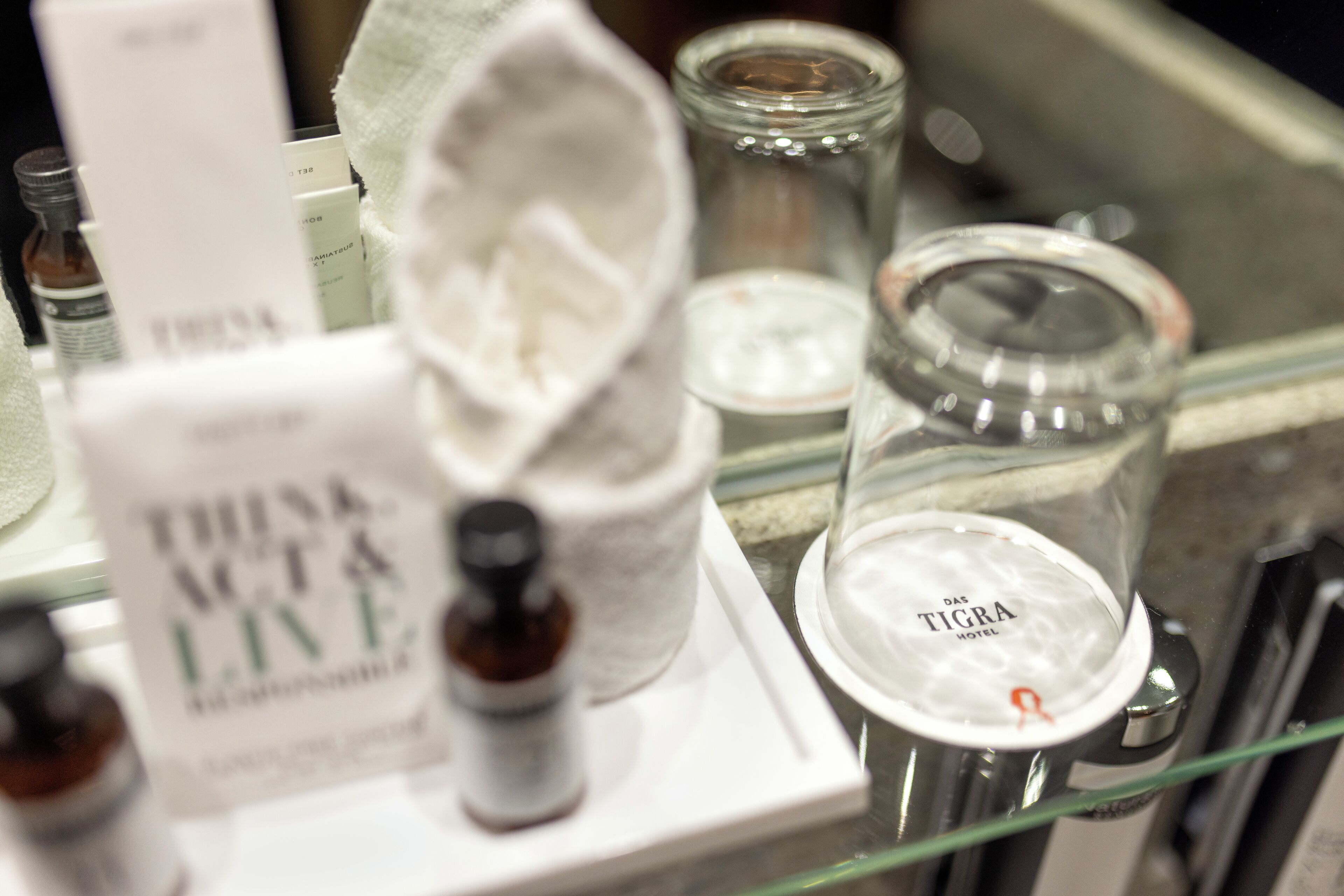 standard room | bathroom | eco-friendly toiletries, hair dryer, towels