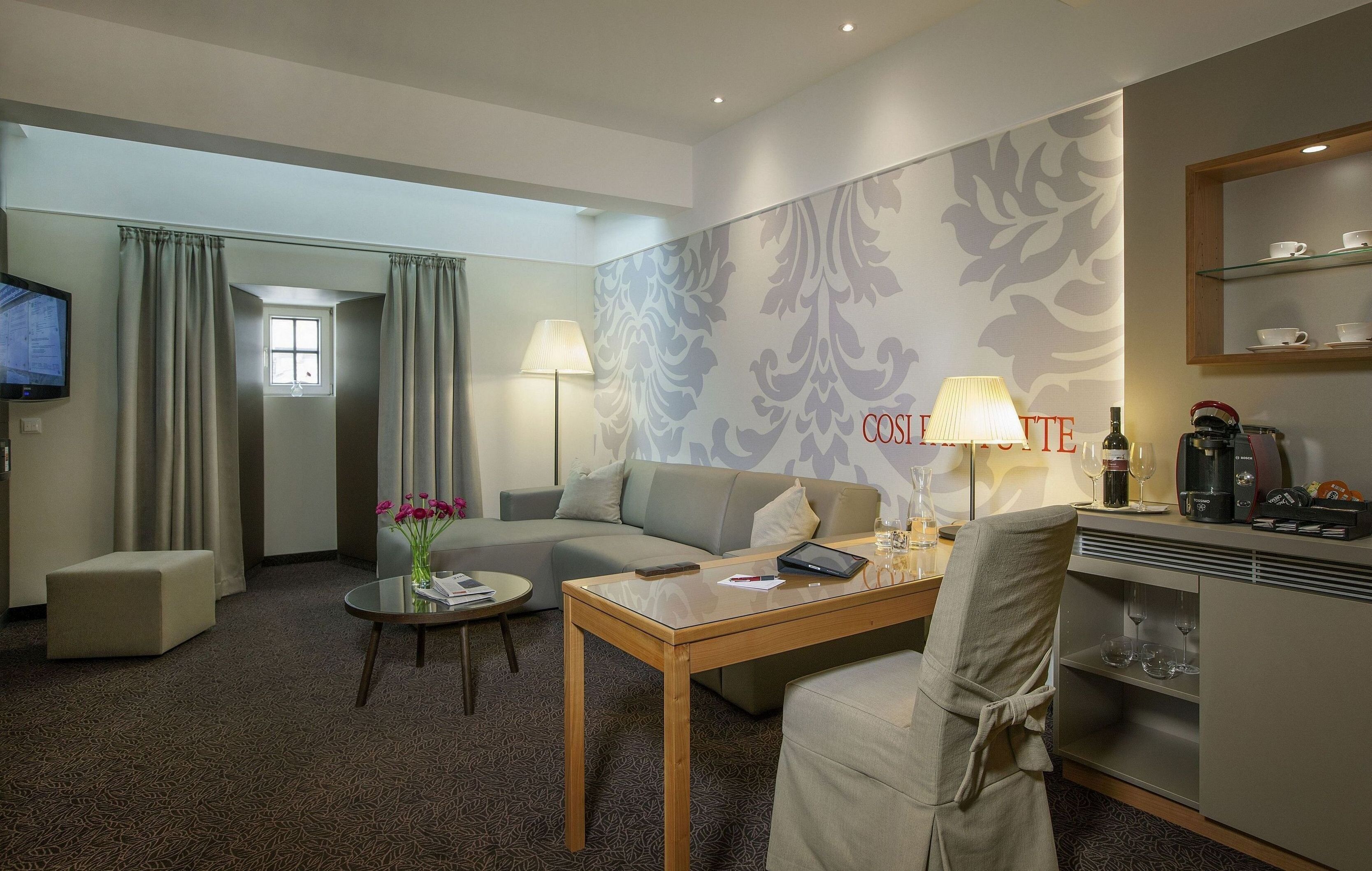 1 bedroom, premium bedding, minibar, in-room safe