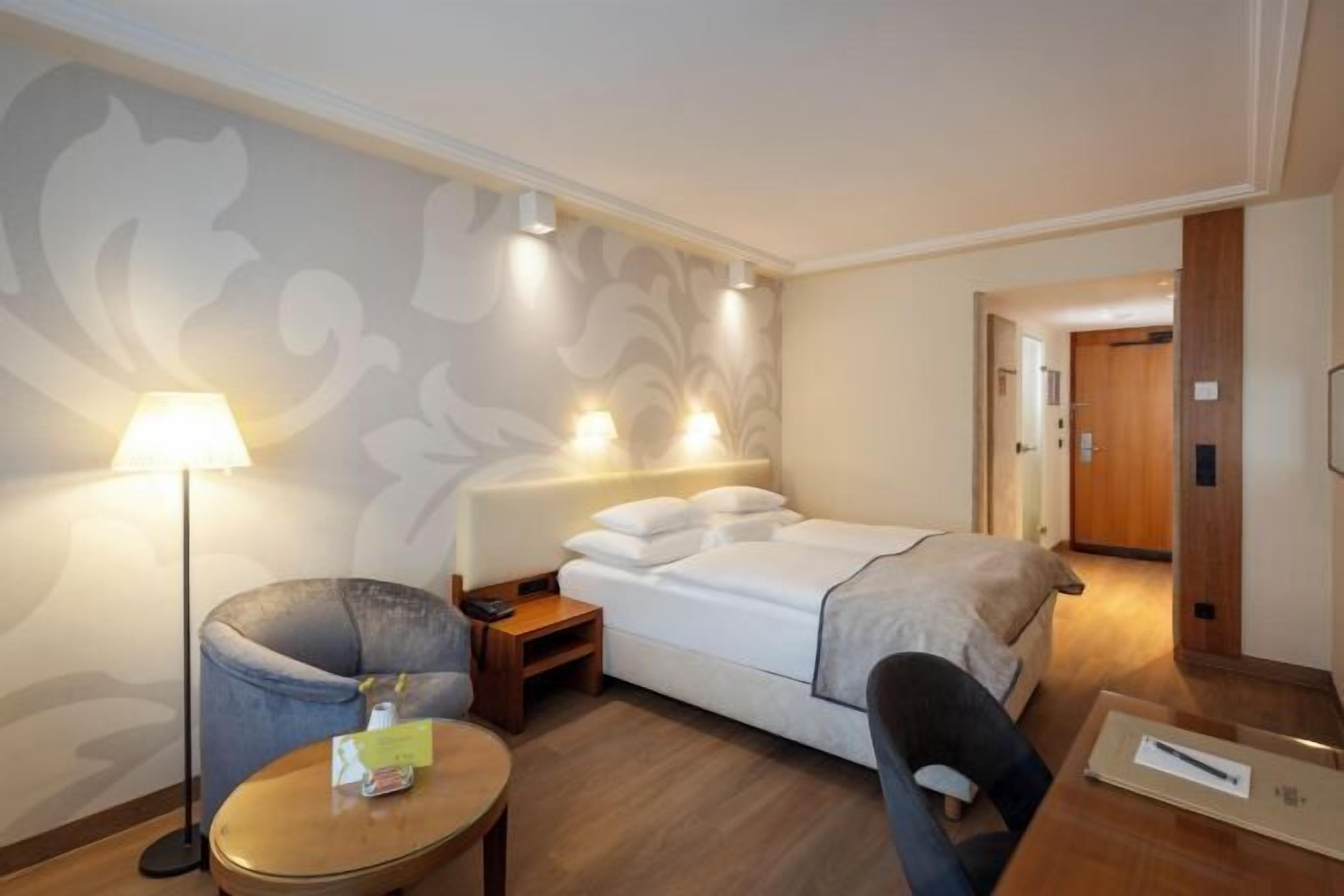 Ropa de cama de alta calidad y minibar 