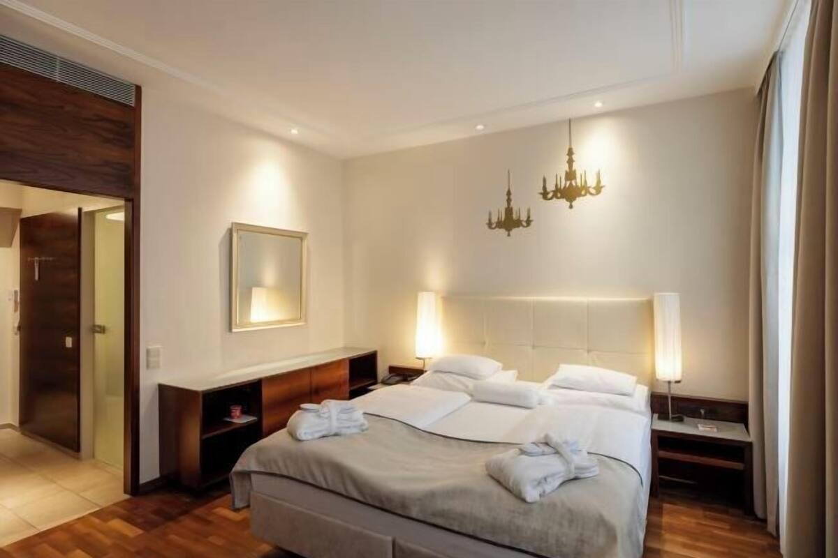 Ropa de cama de alta calidad y minibar