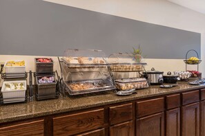 Free daily continental breakfast 