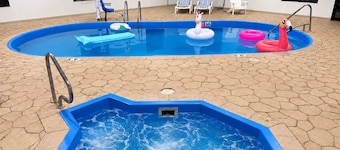 Baymont by Wyndham Hot Springs