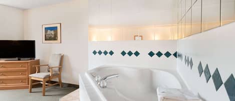 Studio Suite, 1 King Bed, Non Smoking | In-room safe, desk, laptop workspace, blackout drapes