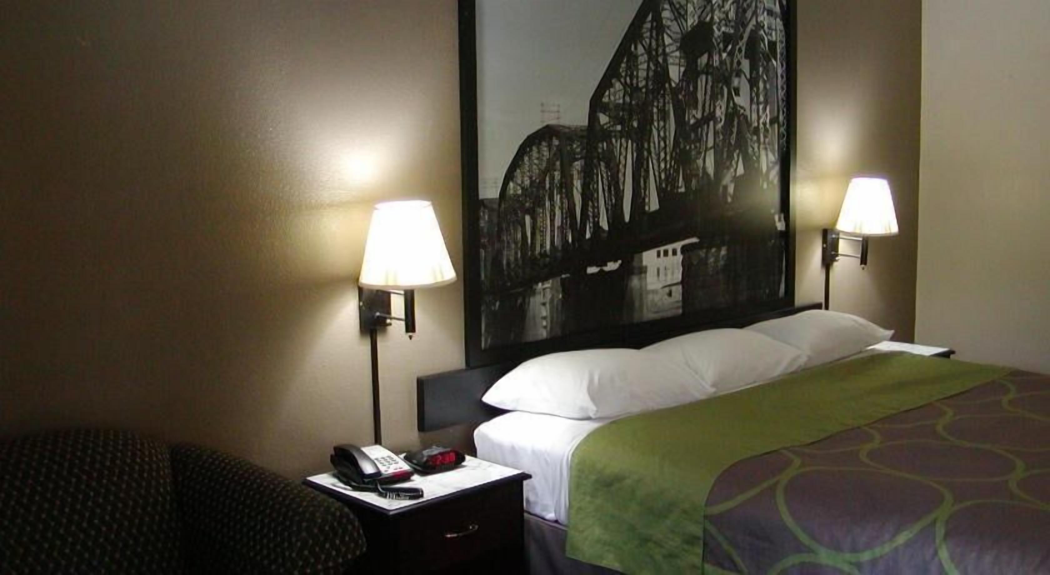 Desk, free cots/infant beds, Internet, bed sheets