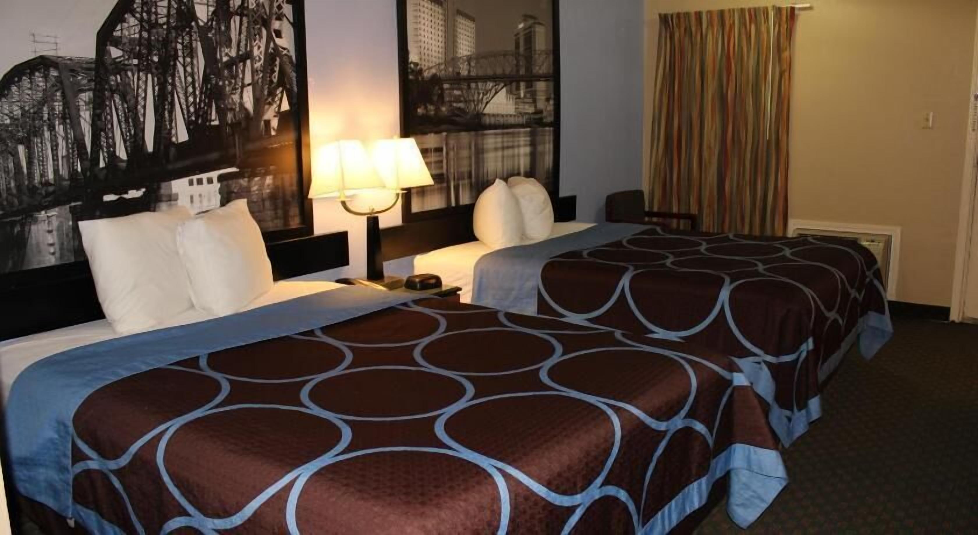 Desk, free cots/infant beds, free WiFi, bed sheets