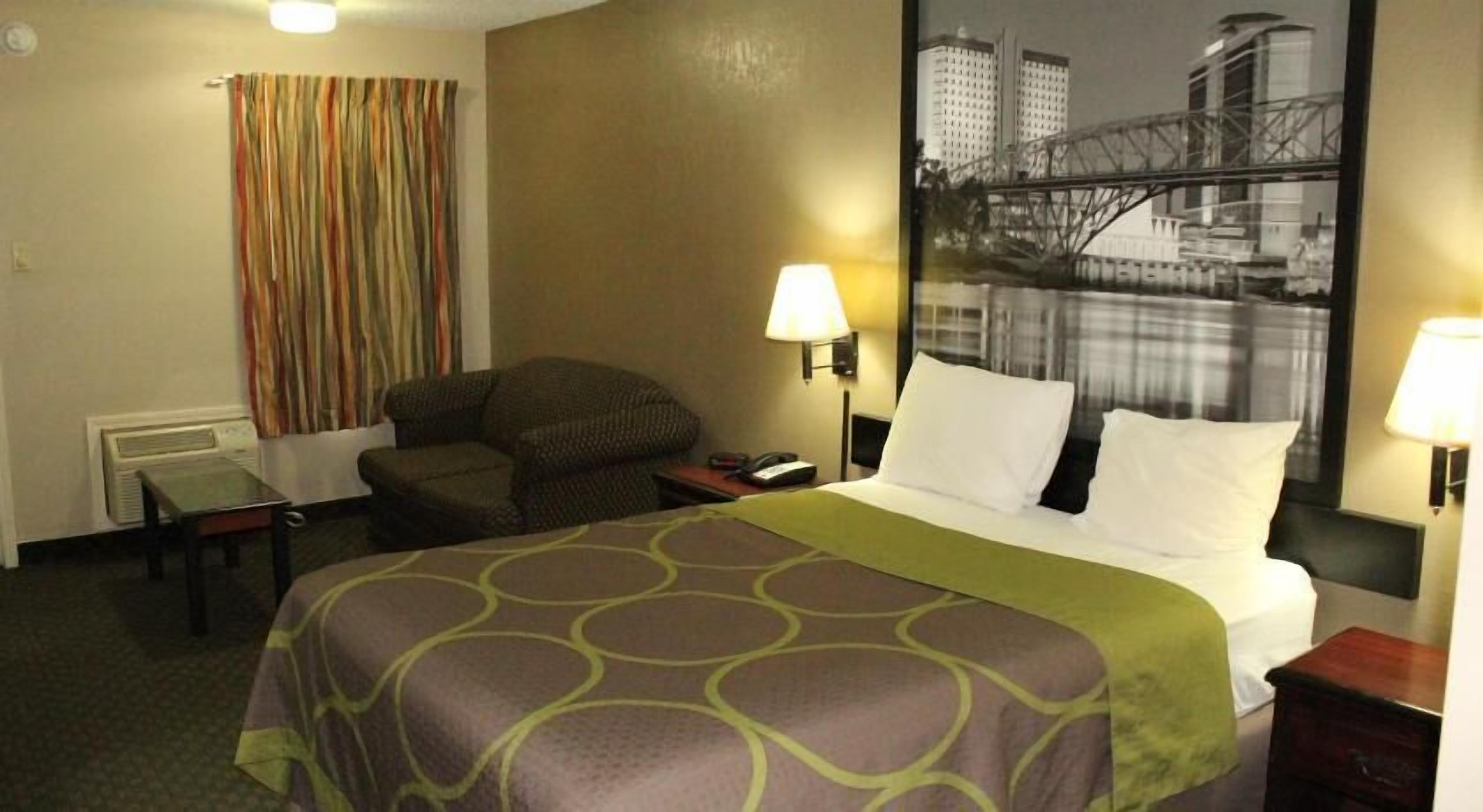 Desk, free cots/infant beds, free WiFi, bed sheets