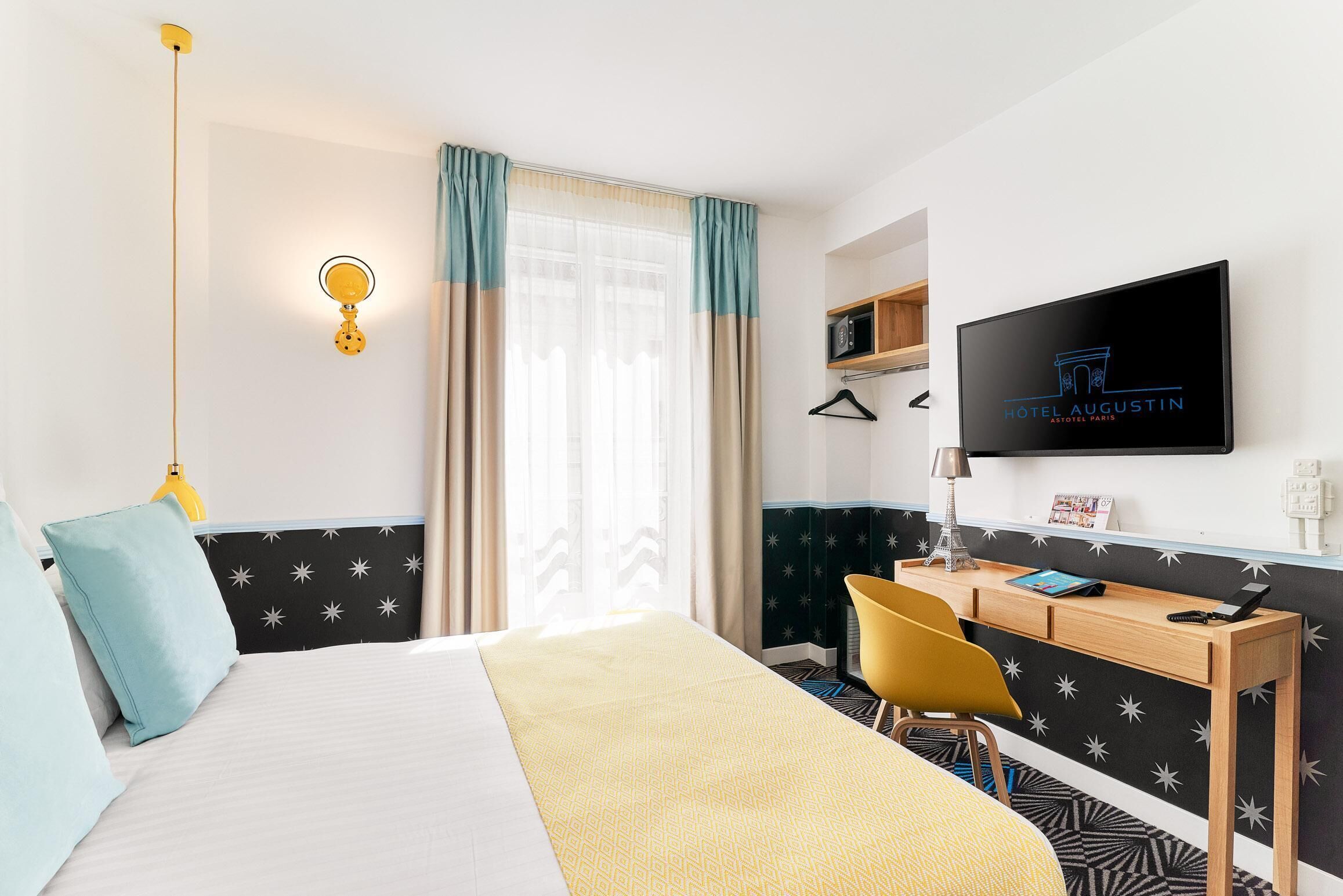 standard double room - complimentary soft minibar,  courtesy tray, digital press | minibar, in-room safe, desk, blackout curtains