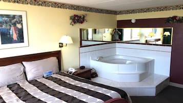 1 king Suite Spa Tub Non-Smoking | Blackout curtains, soundproofing, iron/ironing board, bed sheets