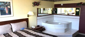 Norwood Inn and Suites Worthington