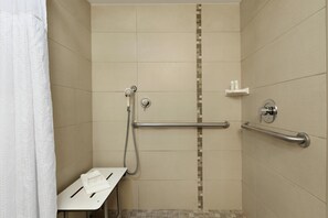 Suite, 1 kingsize bed, toegankelijk voor mindervaliden (Hr Acc Roll-In Shower) | Badkamer met douche