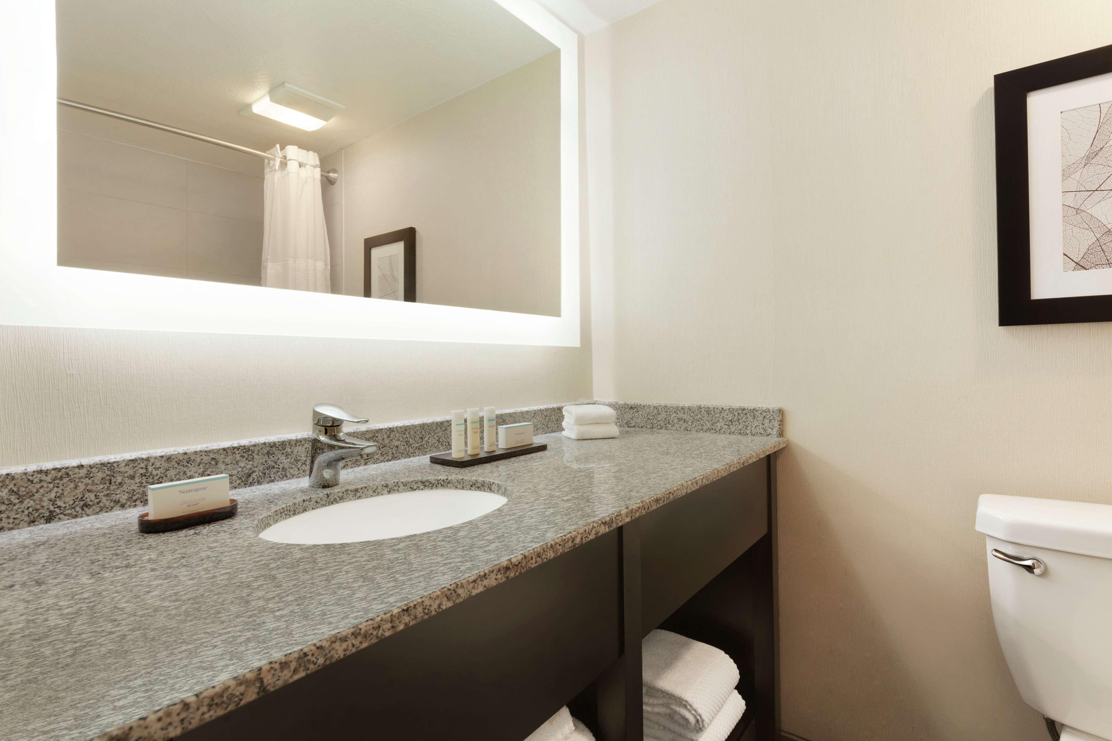 Photo - Embassy Suites by Hilton Arcadia-Pasadena Area