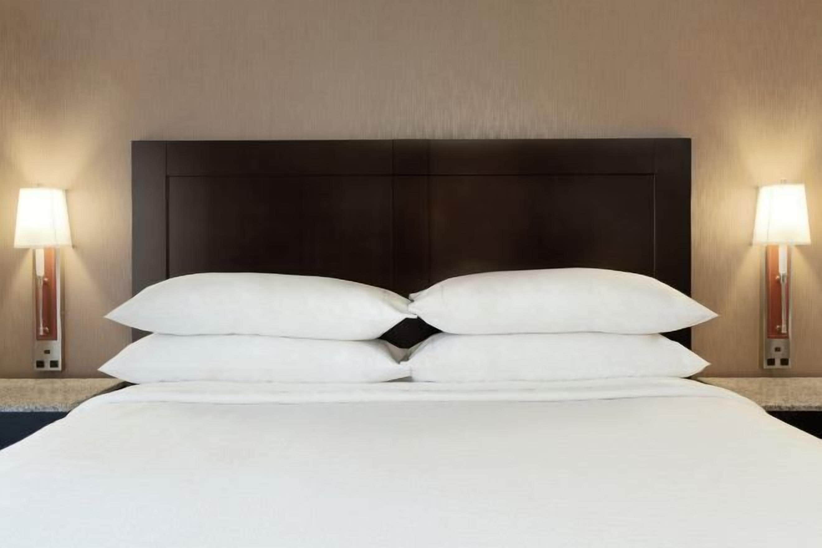 Premium bedding, in-room safe, desk, laptop workspace