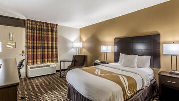 1 bedroom, premium bedding, in-room safe, desk