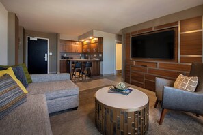 Suite, 1 King Bed with Sofa bed | Hypo-allergenic bedding, pillowtop beds, in-room safe, desk