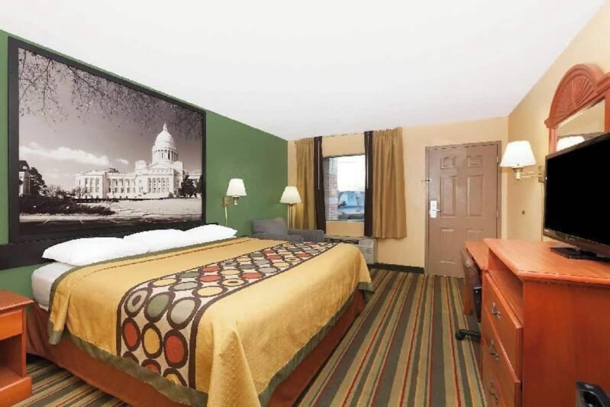 Desk, iron/ironing board, free WiFi, bed sheets