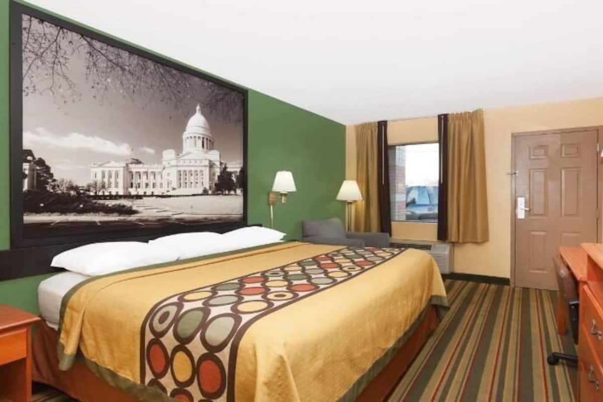 Desk, iron/ironing board, free WiFi, bed sheets