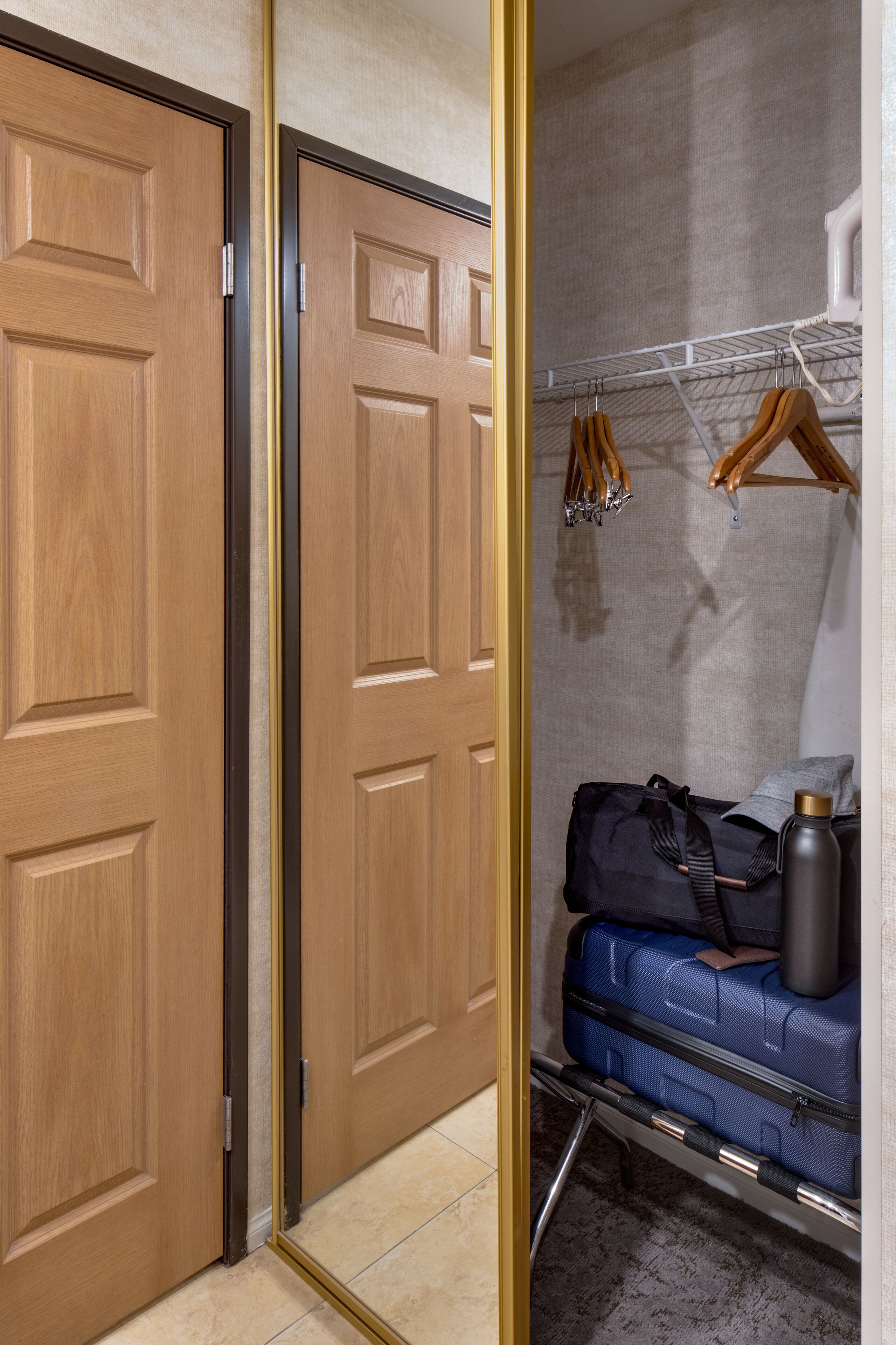 hypo-allergenic bedding, down duvets, pillow-top beds, desk