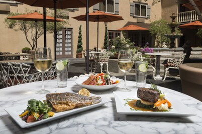 Ayres Hotel Costa Mesa/Newport Beach