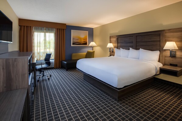 In-room safe, iron/ironing board, free cribs/infant beds, free WiFi - Days Inn by Wyndham Cadillac (Cadillac)