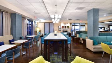 Desayuno buffet incluido todos los días