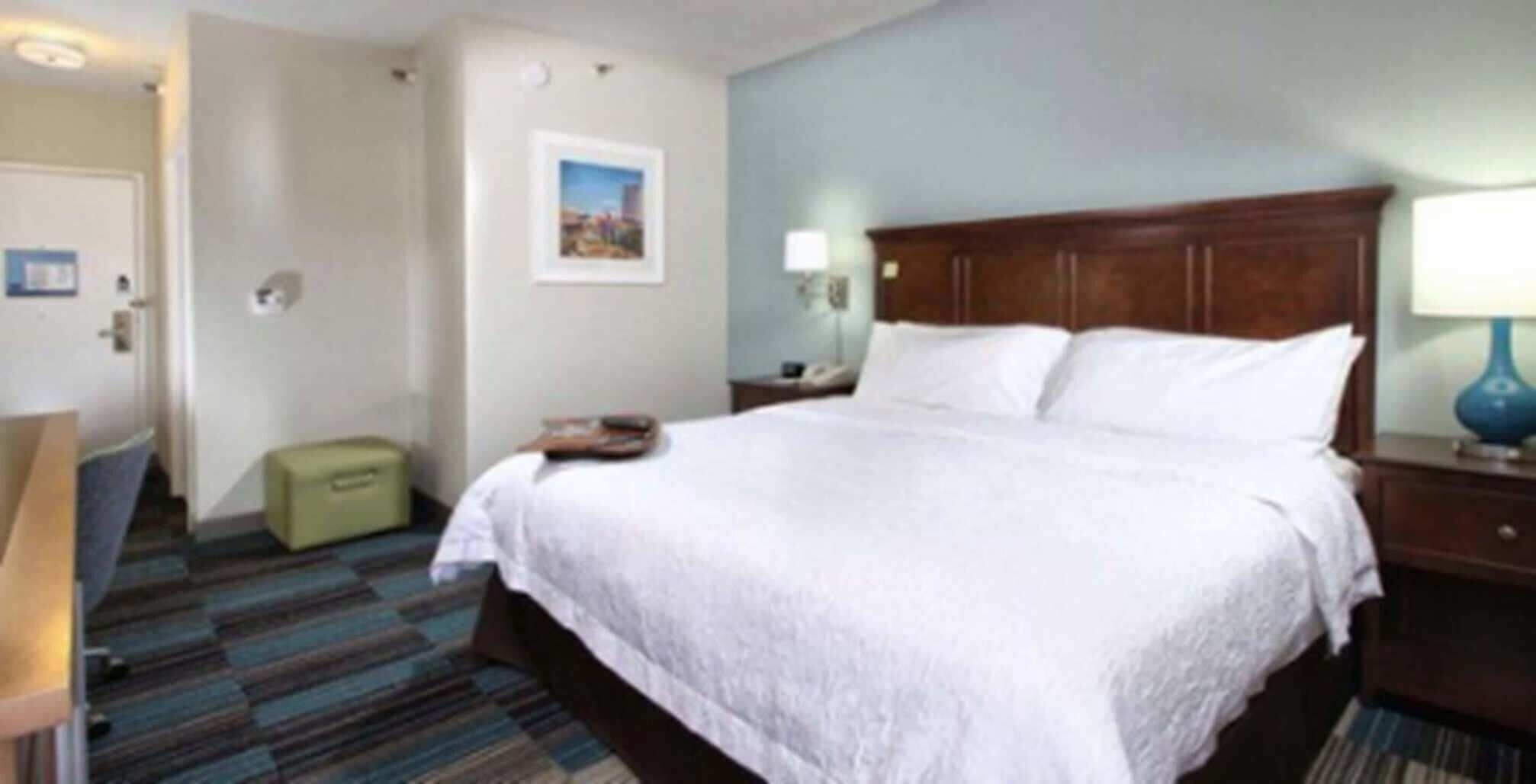 1 bedroom, premium bedding, in-room safe, desk