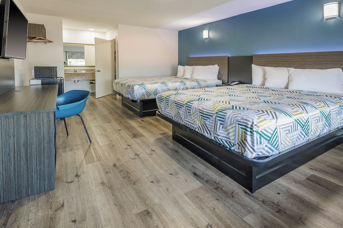 Wi-Fi de cortesia, roupa de cama, despertadores