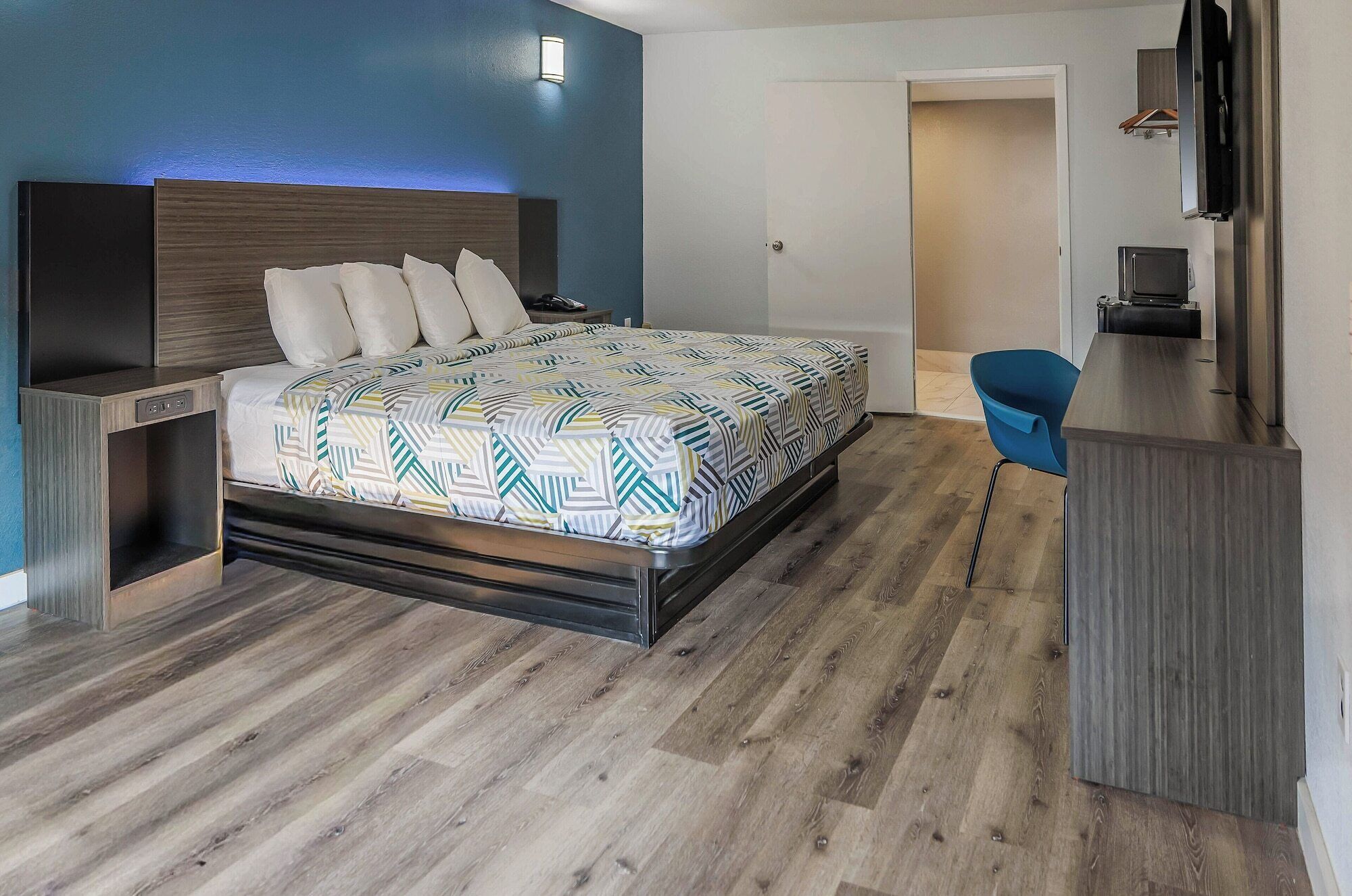 Free WiFi, bed sheets, alarm clocks