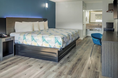 Motel 6 Greenwood, MS