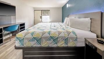 Kostenloses WLAN, Bettwäsche, Wecker