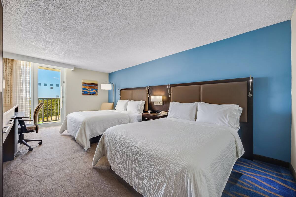 Iron/ironing board, WiFi (free), bed sheets
