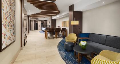 Holiday Inn Express Vancouver-Metrotown (Burnaby) by IHG