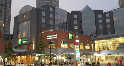 Holiday Inn Express Vancouver-Metrotown (Burnaby) by IHG