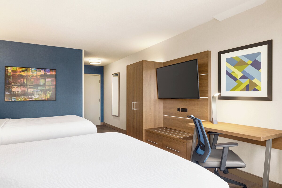 In-room safe, desk, soundproofing, iron/ironing board
