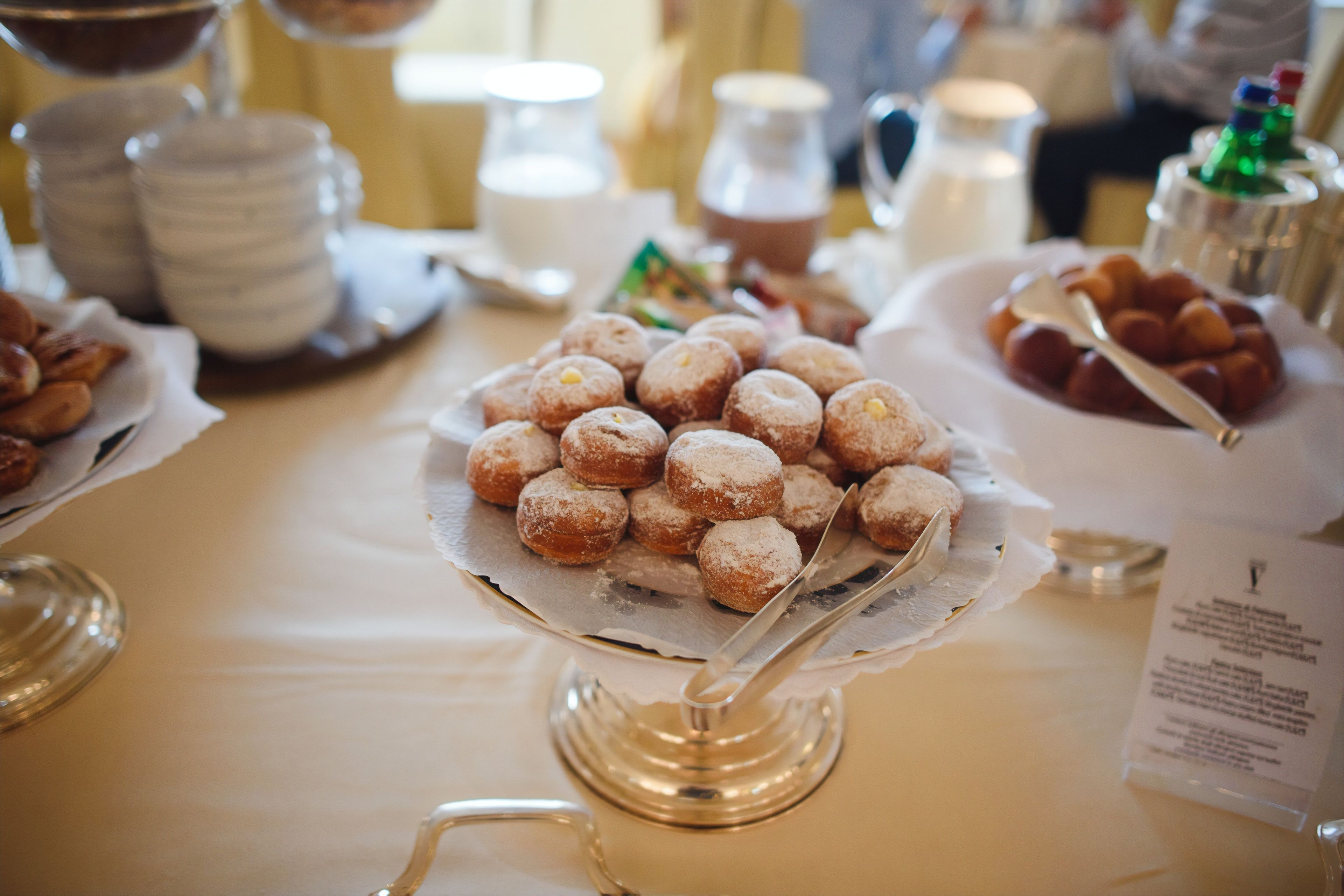 daily buffet breakfast (eur 100 per person)