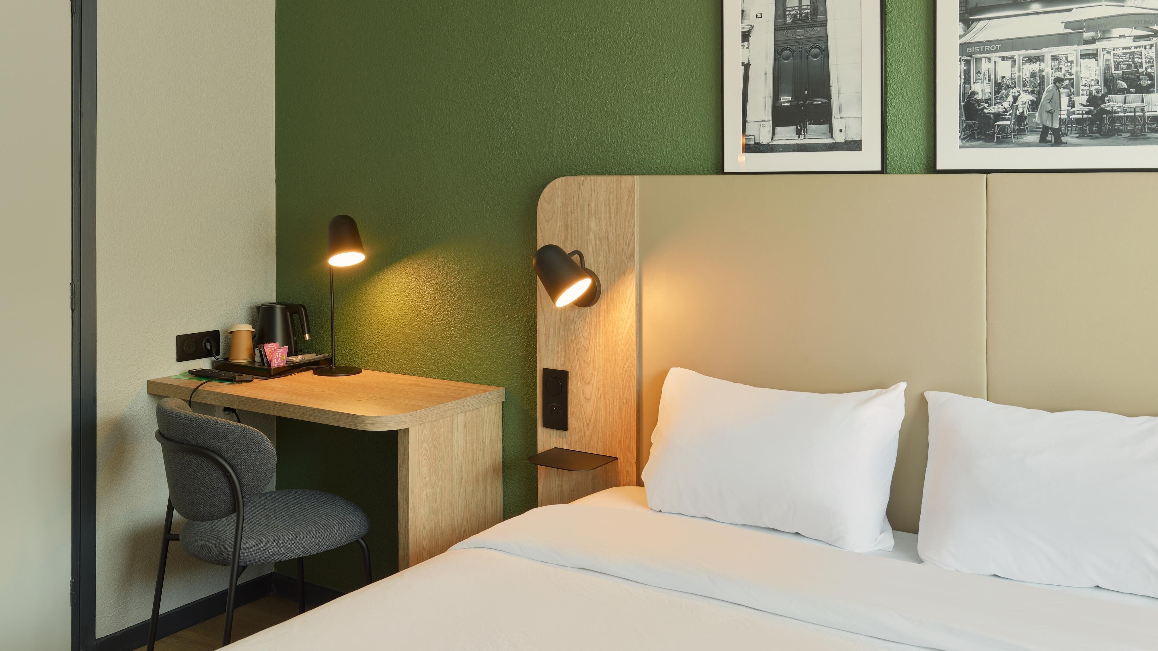 20 bedrooms, premium bedding, desk, blackout drapes