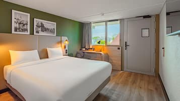 Standard Room, 1 Queen Bed