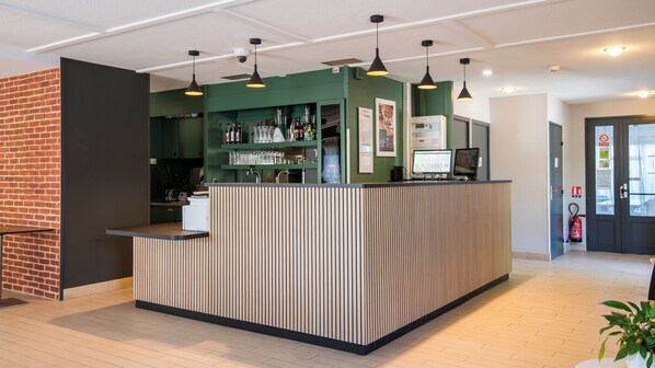 Lobby sitting area - Campanile NATURE - Bayonne (Bayonne)