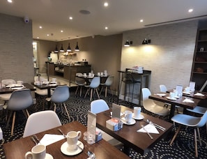 Daily buffet breakfast (GBP 12.50 per person)