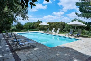 2 outdoor pools, sun loungers