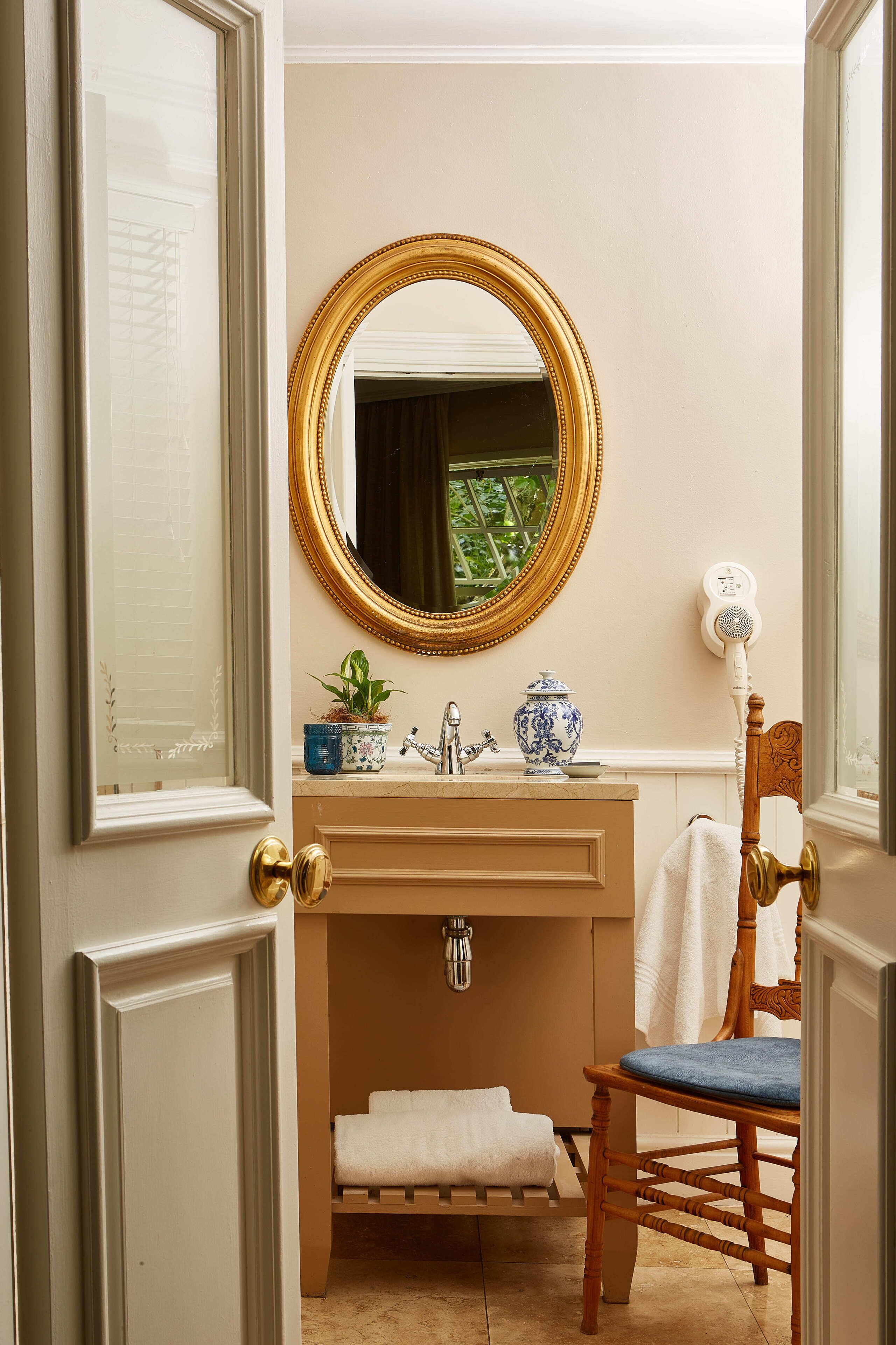 separate bathtub and shower, deep-soaking bathtub, rainfall showerhead