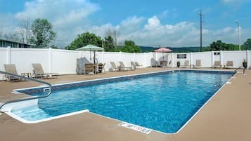 Sæsonbestemt udendørs pool