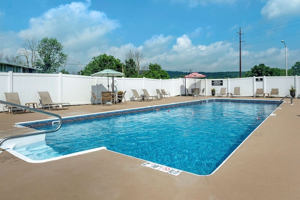 Seasonal outdoor pool