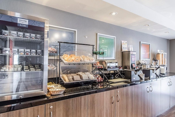 Bao gồm bữa sáng buffet hàng ngày