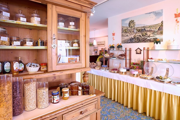 Desayuno bufé gratuito y diario